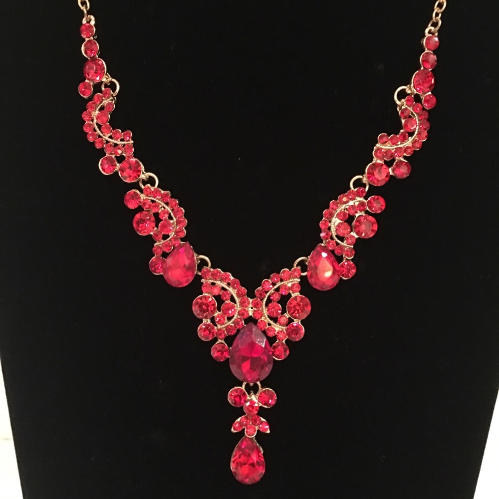 💄STUNNING RUBY RED NECKLACE-NEW💄